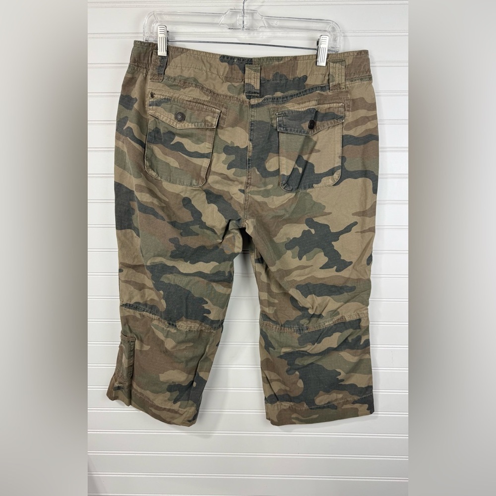 J.Crew women’s camo broken in, chino classic twill, city fit crops. Size 10 - Picture 2 of 7